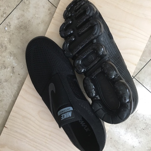 nike vapormax flyknit strap